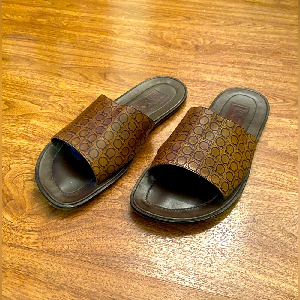 Salvatore Ferragamo chocolate leather slide, embossed with Gancini